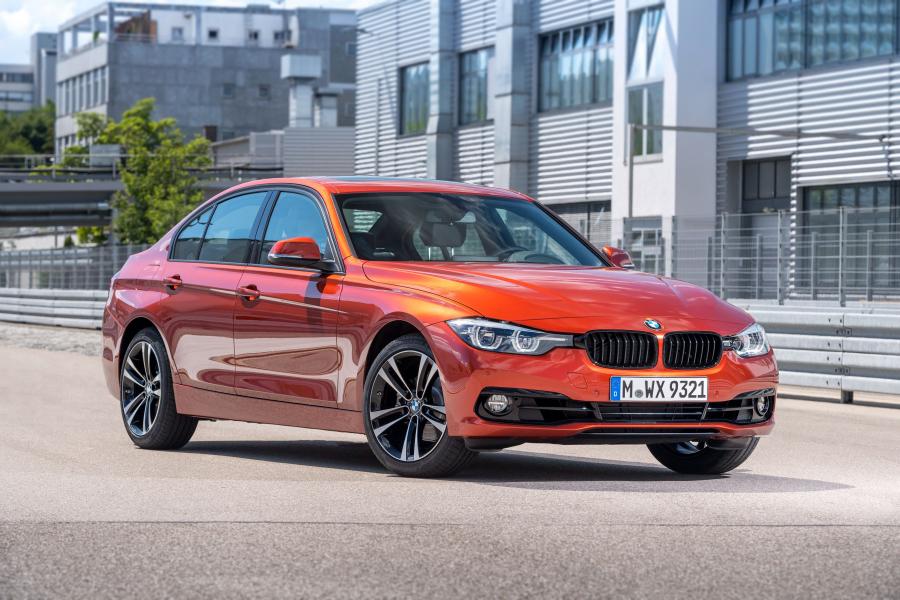  BMW 330i Edition Sport Line Shadow 2017 года  (WW) (фото 1 из 6)